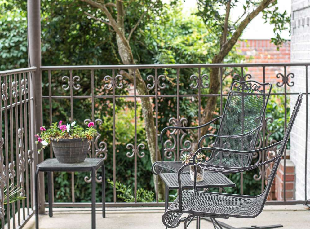 Courtyard Views