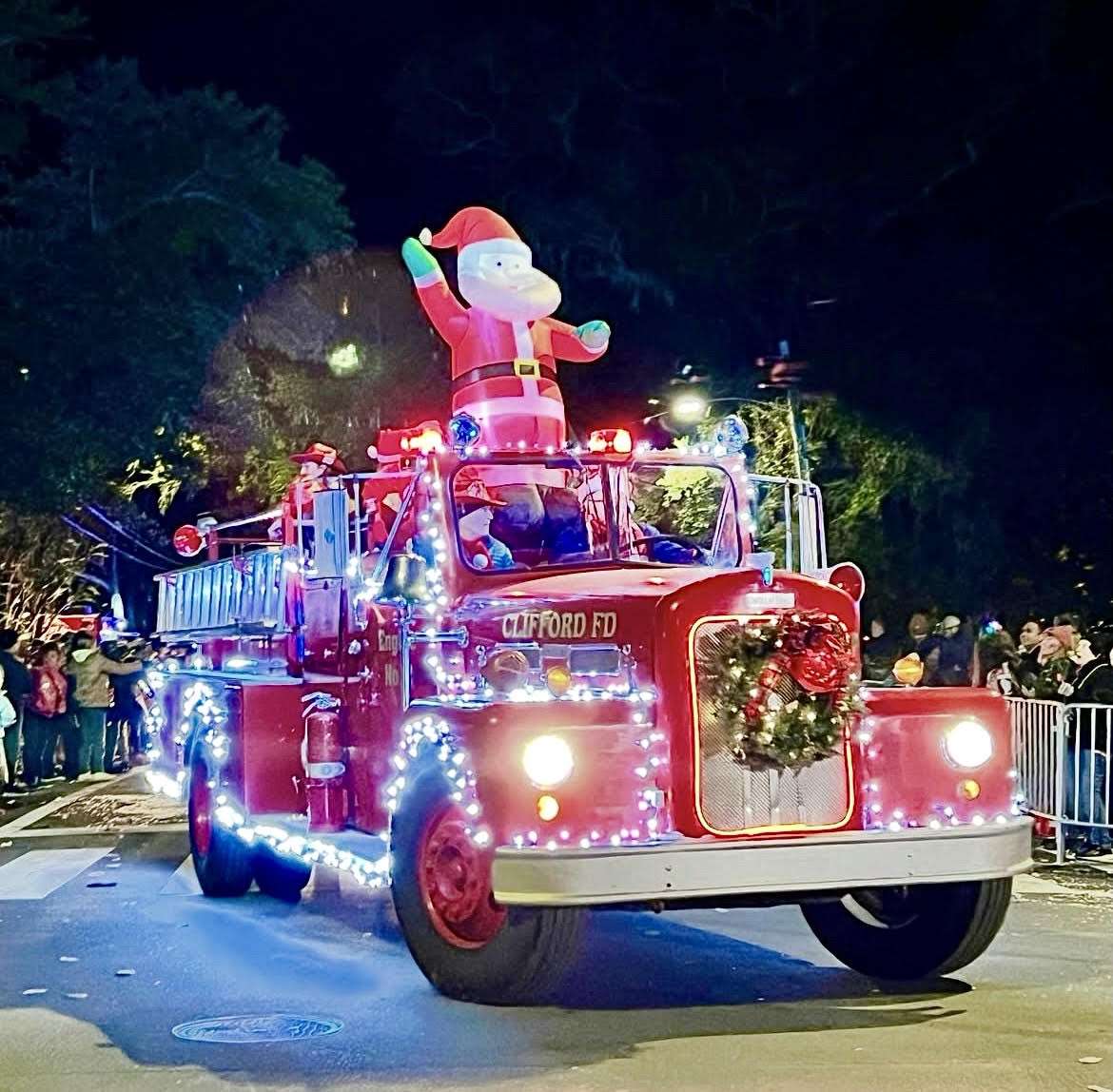 Fairhope's Magical Christmas Parade